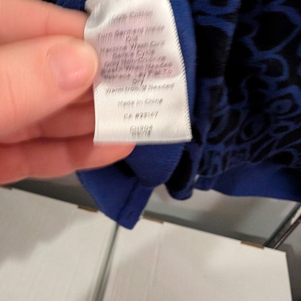 Talbots Woman Blue and Black Floral Patterned Cardigan Sweater in Size 1X - Picture 13 of 13